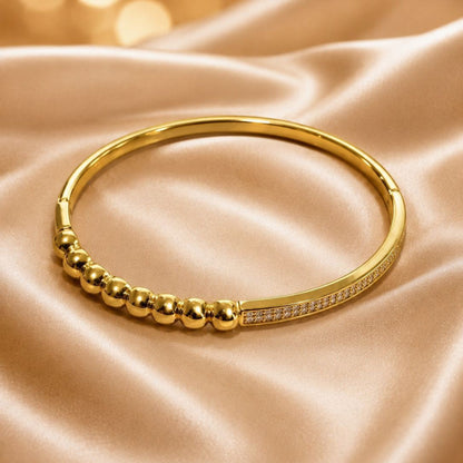 Round Copper Bangle For Women In Simple Style With Zircon Inlay And Electroplated Gold Plating