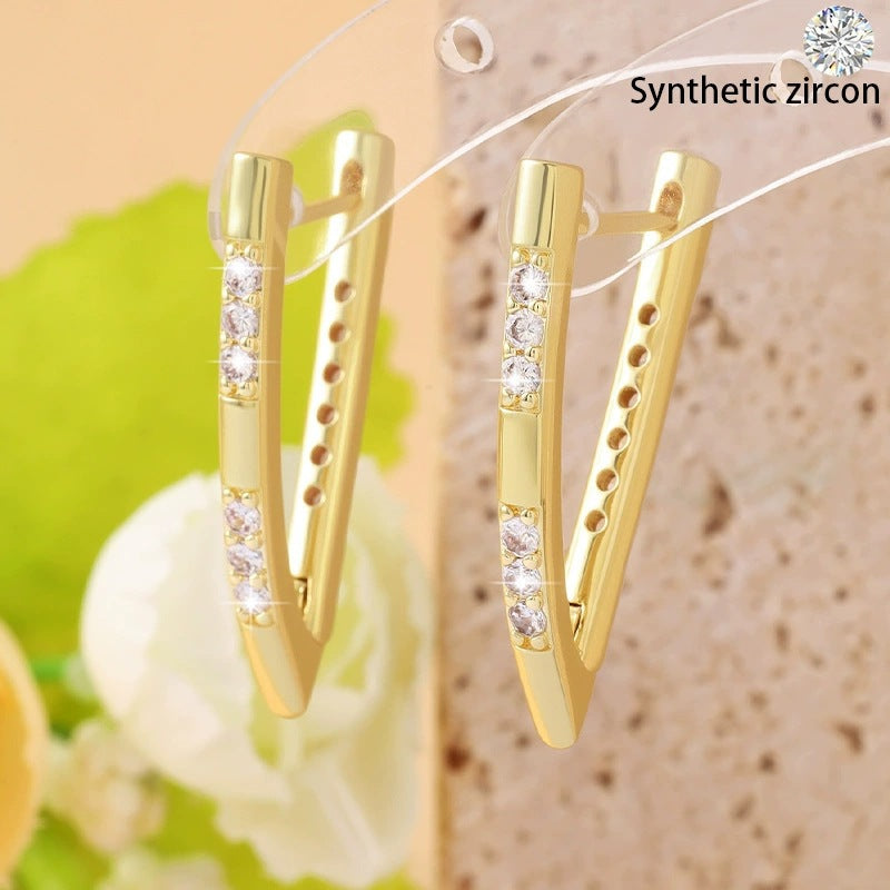 V Shape Stud Earrings For Women In Rose Gold Featuring Copper Ear Pins And Zircon Inlay