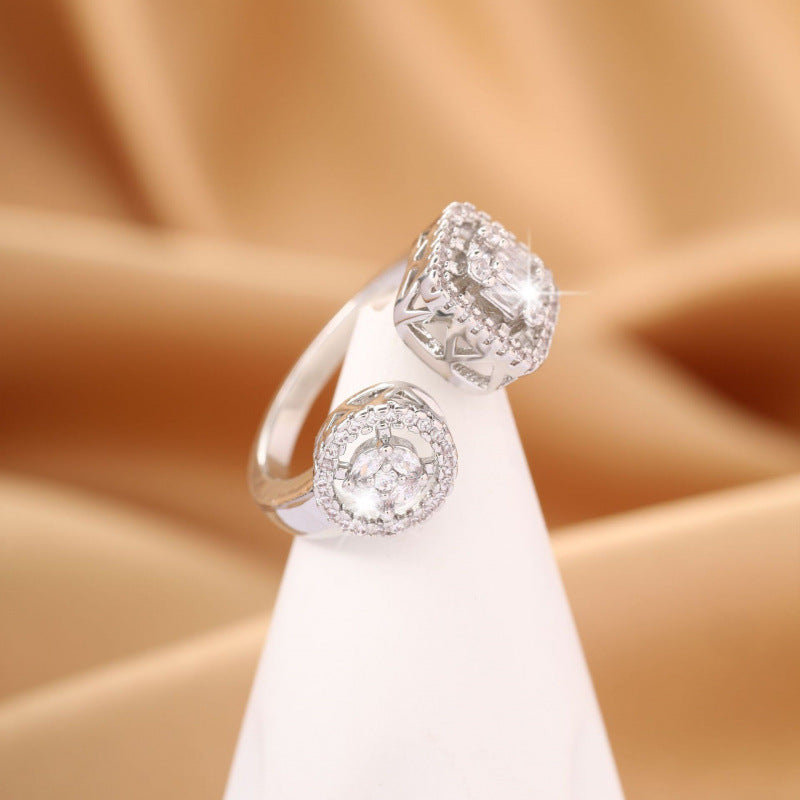 Square Copper Ring For Women With Electroplated Gold Plating And White Rhinestone Inlay
