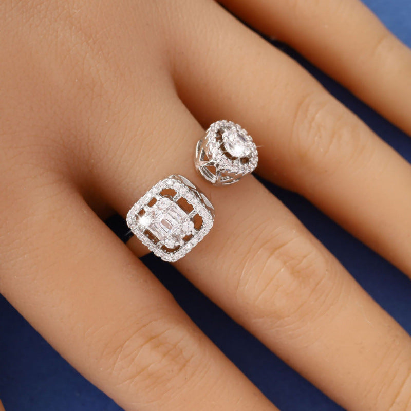 Square Copper Ring For Women With Electroplated Gold Plating And White Rhinestone Inlay