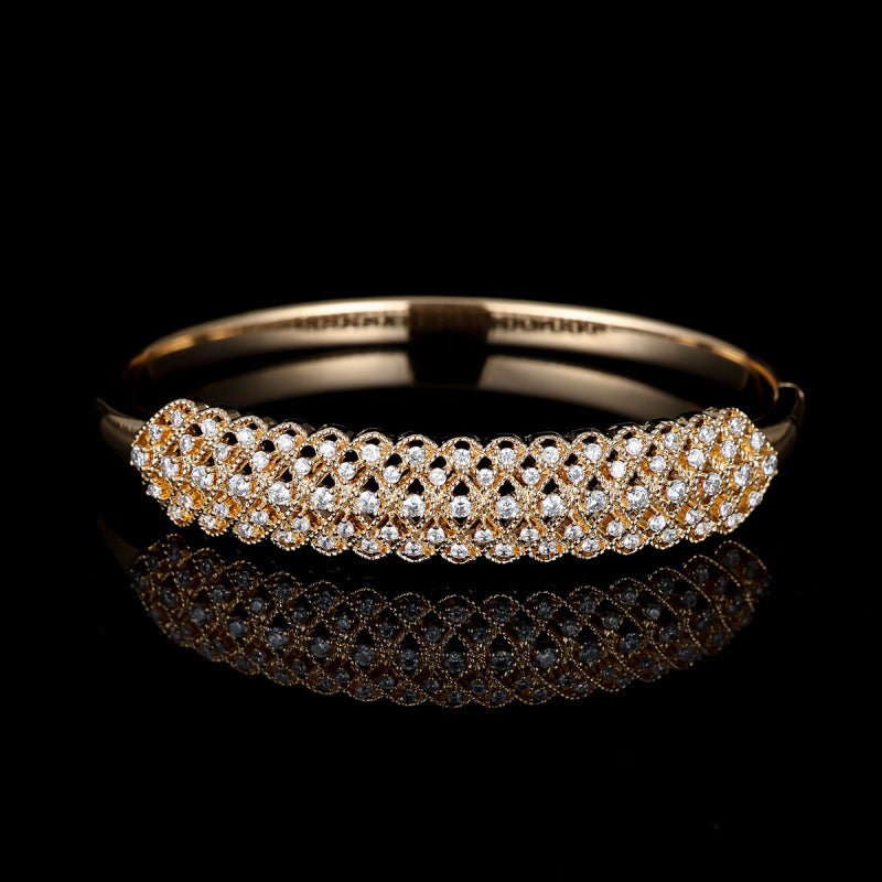 Retro Style Women’s Grid Pattern Inlay Bangle Featuring Zircon With Electroplated Copper Finish