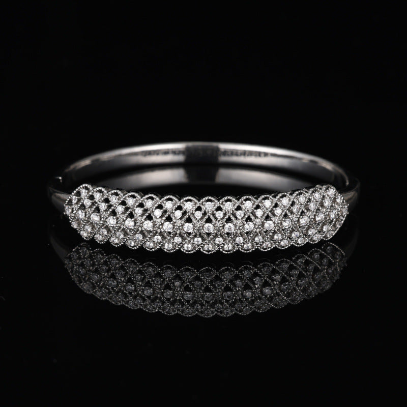 Retro Style Women’s Grid Pattern Inlay Bangle Featuring Zircon With Electroplated Copper Finish