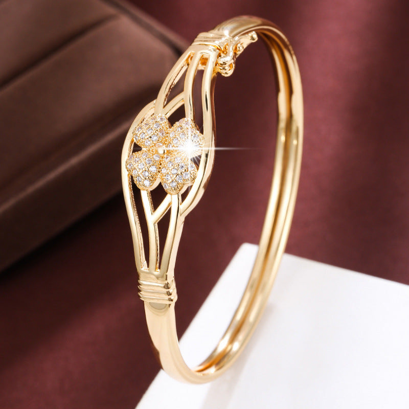 Flowers Inlay Bangle In Copper With Electroplated Gold Plating And Zircon Inlay
