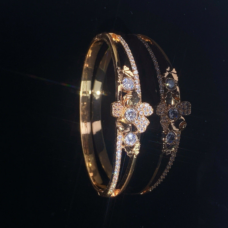 Elegant Flowers Inlay Bangle In Copper With Zircon, Electroplated Gold Plating Process