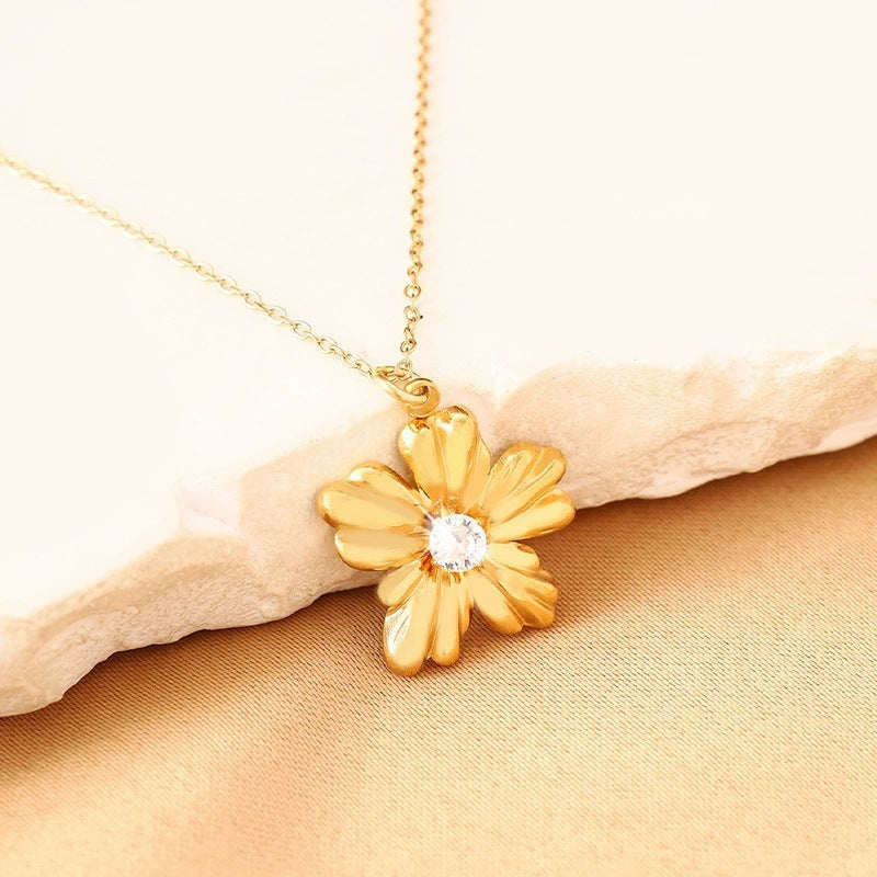Pastoral Flowers Pendant Necklace For Women In Copper With Electroplated Finish And Cable Chain