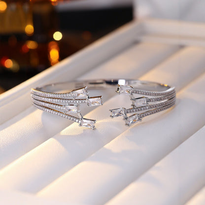 Luxurious Copper Bangle For Women Featuring Zircon Inlay With Elegant Lines Pattern