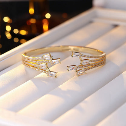 Luxurious Copper Bangle For Women Featuring Zircon Inlay With Elegant Lines Pattern