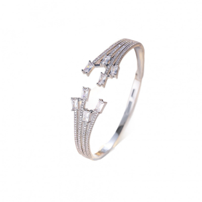 Luxurious Copper Bangle For Women Featuring Zircon Inlay With Elegant Lines Pattern