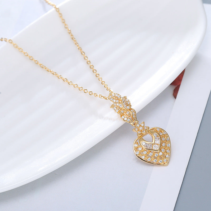 Heart Shape Silver Pendant Necklace For Women With Zircon Rhinestones And Cable Chain