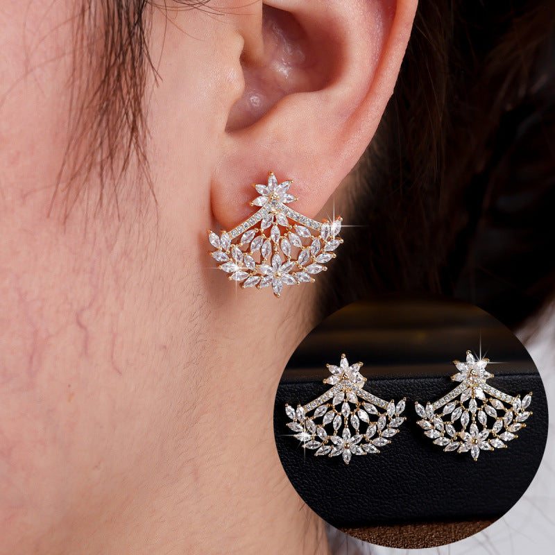 Sweet Snowflake Necklace For Women In Copper With Zircon Inlay And Micro Super Whisper Thin Chain