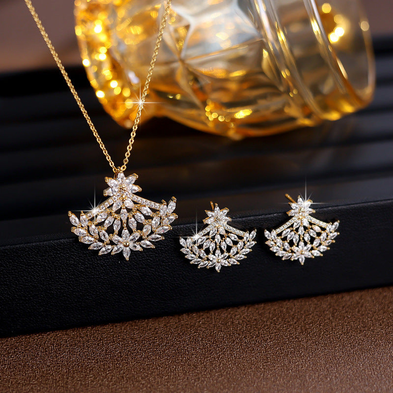 Sweet Snowflake Necklace For Women In Copper With Zircon Inlay And Micro Super Whisper Thin Chain