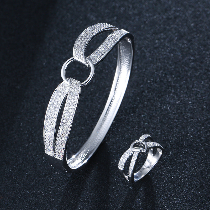 Simple Style Copper Bangle With Electroplated Gold Plating And Zircon Inlay Featuring Elegant Lines