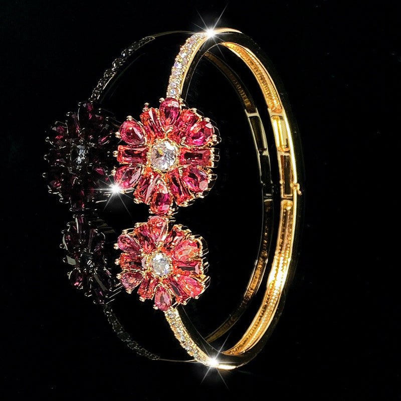 Elegant Flowers Inlay Bangle For Women, Copper Material With Zircon Inlay And Electroplated Gold Plating