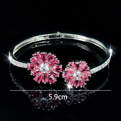 Elegant Flowers Inlay Bangle For Women, Copper Material With Zircon Inlay And Electroplated Gold Plating