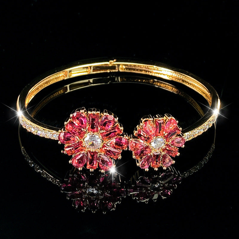 Elegant Flowers Inlay Bangle For Women, Copper Material With Zircon Inlay And Electroplated Gold Plating