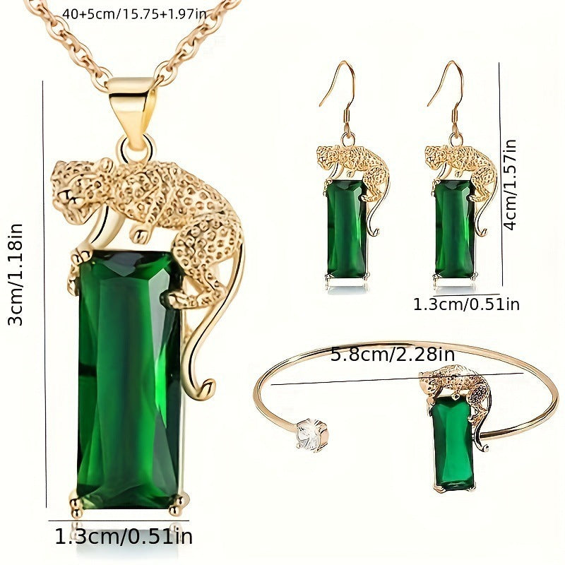 Women’s Cheetah Print Pendant Necklace With Golden Plated Copper And Artificial Crystal Inlay On Cable Chain