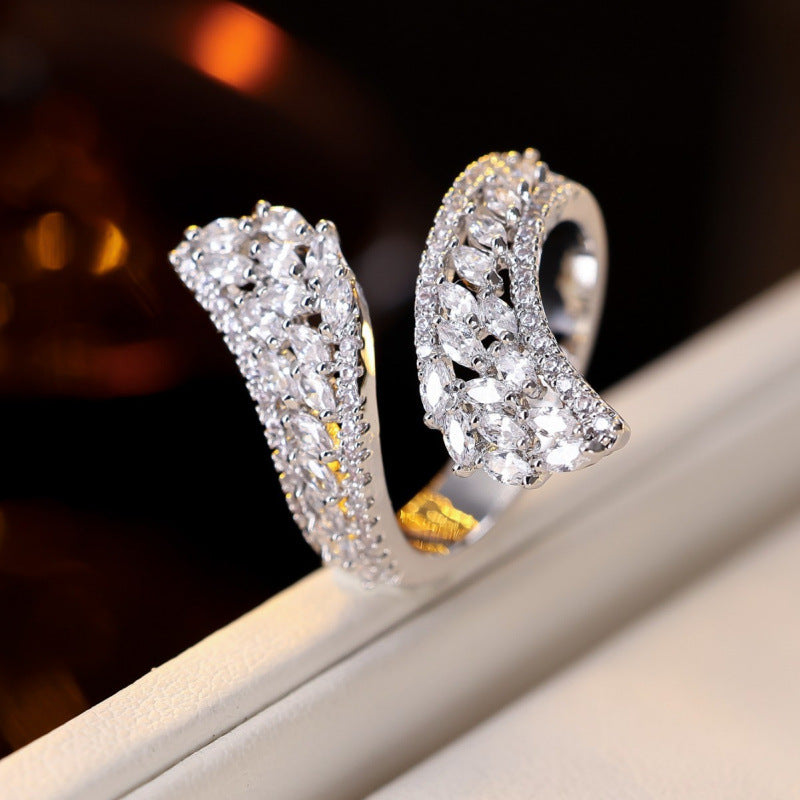 Waves Copper Wave Ring For Women With Zircon Inlay In Gold, Perfect For Spring And Summer