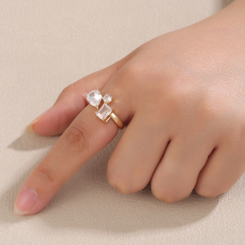 Elegant Geometric Copper Ring For Women With Zircon Inlay In Gold