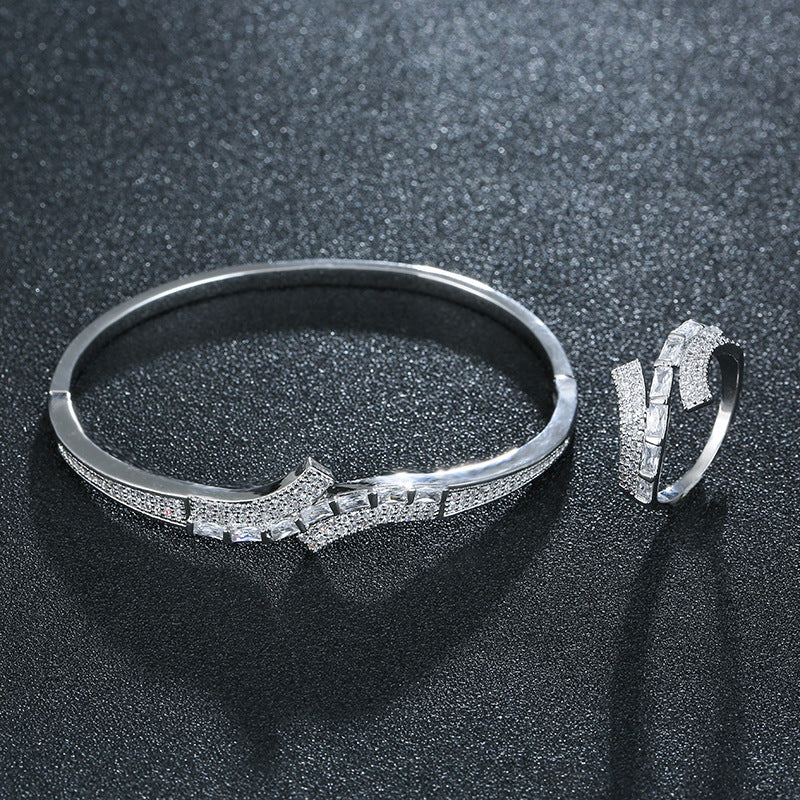 Simple Style Women’s Inlay Bangle Crafted From Copper With 18K Real Gold Electroplated Finish Featuring Zircon Inlay