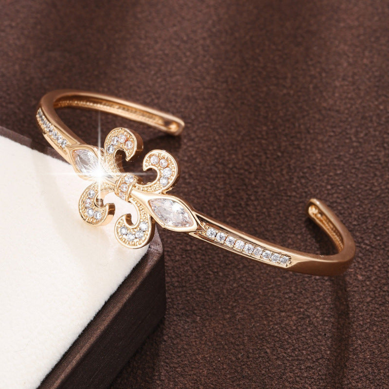 Simple Style Copper Bangle With Zircon Inlay, Electroplated Gold Plating, 1 Piece