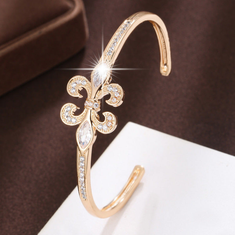 Simple Style Copper Bangle With Zircon Inlay, Electroplated Gold Plating, 1 Piece