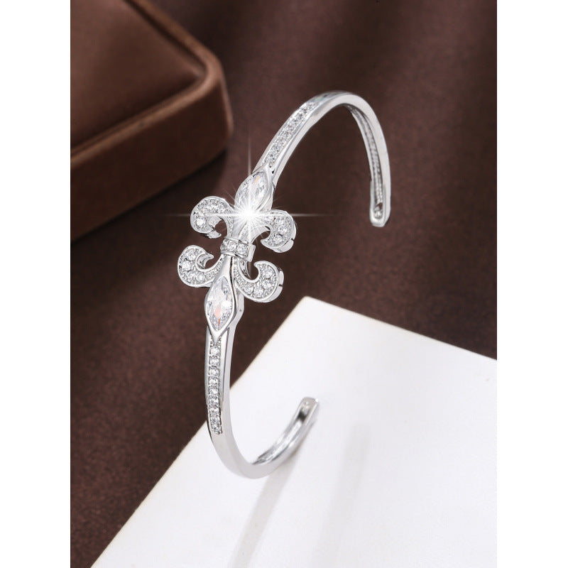 Simple Style Copper Bangle With Zircon Inlay, Electroplated Gold Plating, 1 Piece