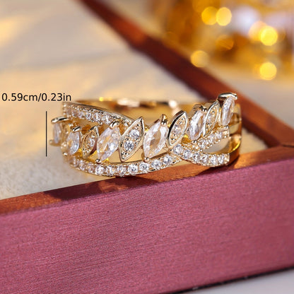 Elegant Horse Eye Ring For Women, Copper With Electroplated Gold Plating And Rhinestone Inlay