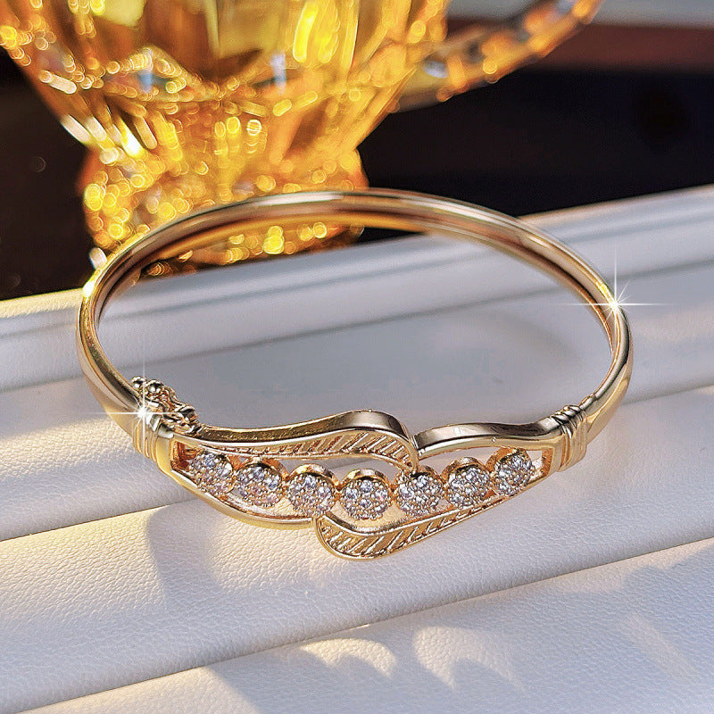 Simple Style Women’s Copper Bangle With Zircon Inlay In Gold