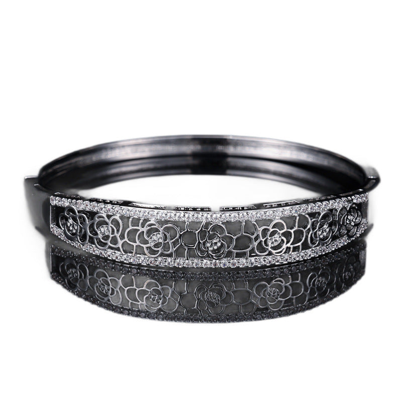 Retro Style Copper Bangle For Women With Flowers Inlay Featuring Zirconia Accents