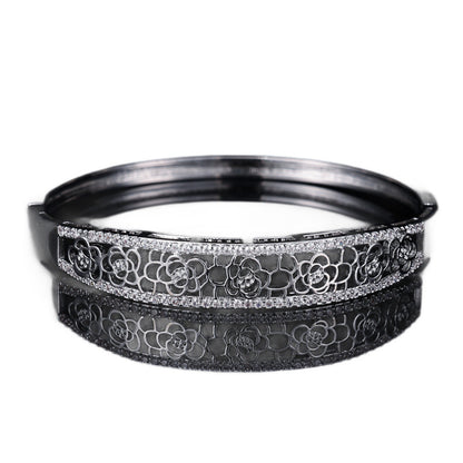 Retro Style Copper Bangle For Women With Flowers Inlay Featuring Zirconia Accents