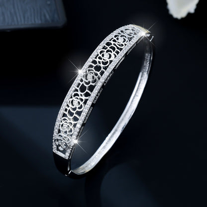 Retro Style Copper Bangle For Women With Flowers Inlay Featuring Zirconia Accents