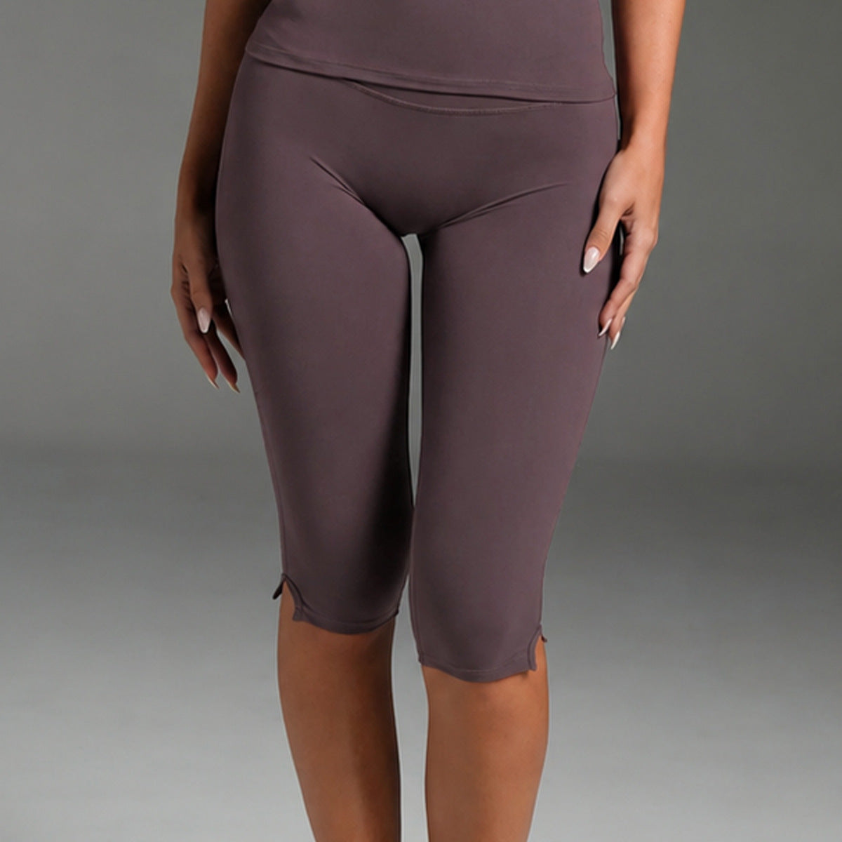 Sporty Yoga Calf-Length Pants For Women In Stretchy Nylon Fabric Featuring Slit Design