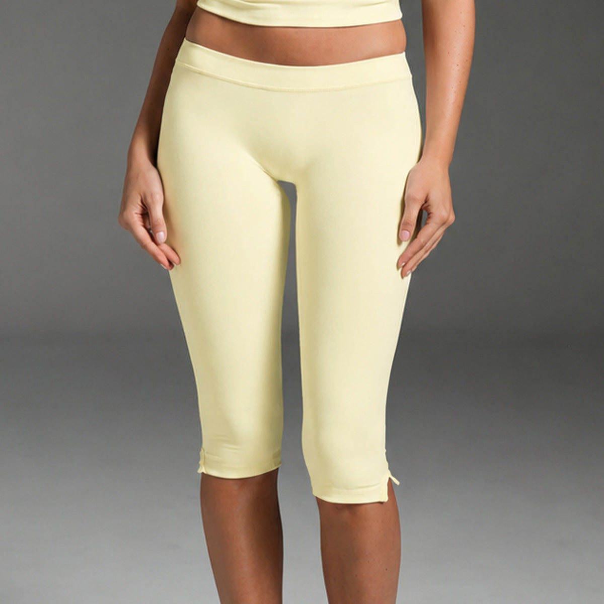 Sporty Yoga Calf-Length Pants For Women In Stretchy Nylon Fabric Featuring Slit Design