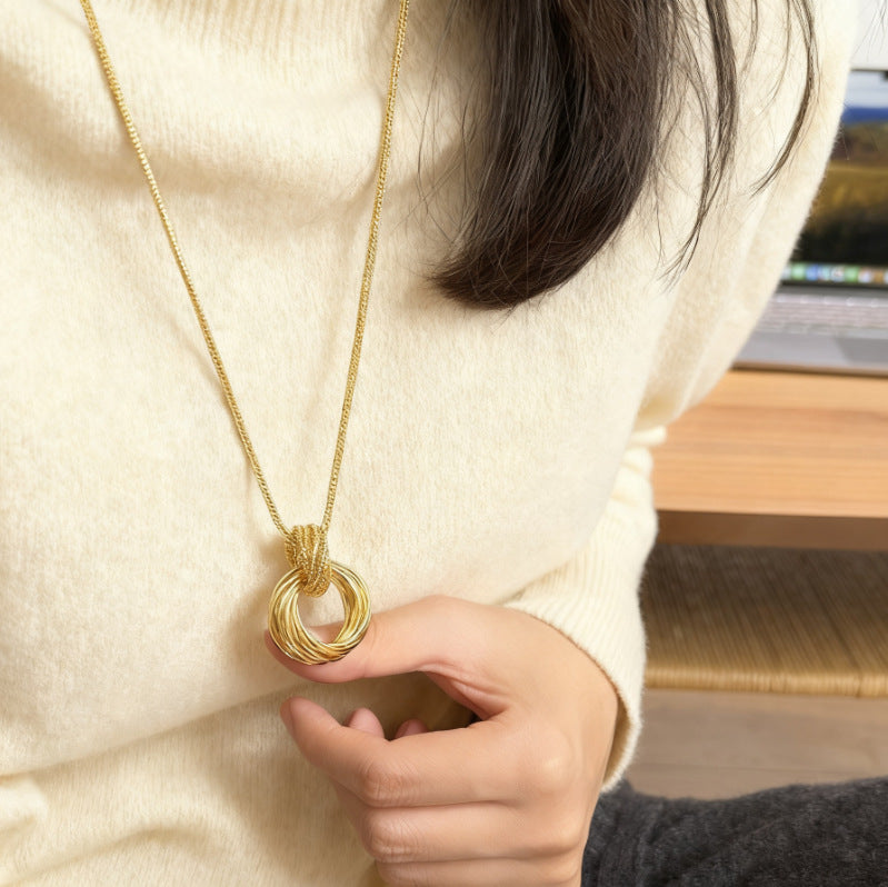 Round Gold Necklace For Women Featuring Electroplated Alloy Material With Elegant Design