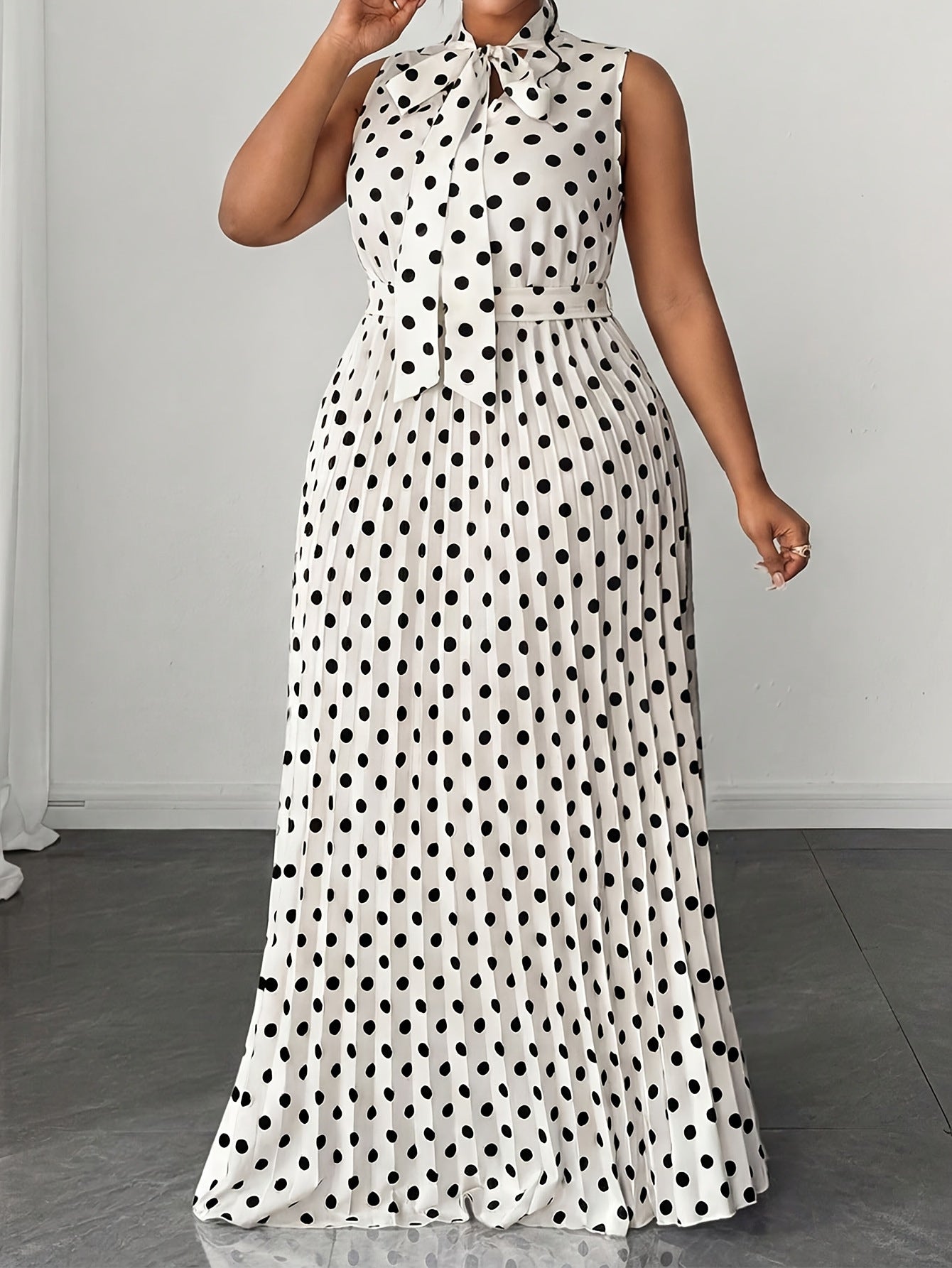 Elegant Women’s Sleeveless Polka Dot Dress In Polyester Fabric For Daily Wear