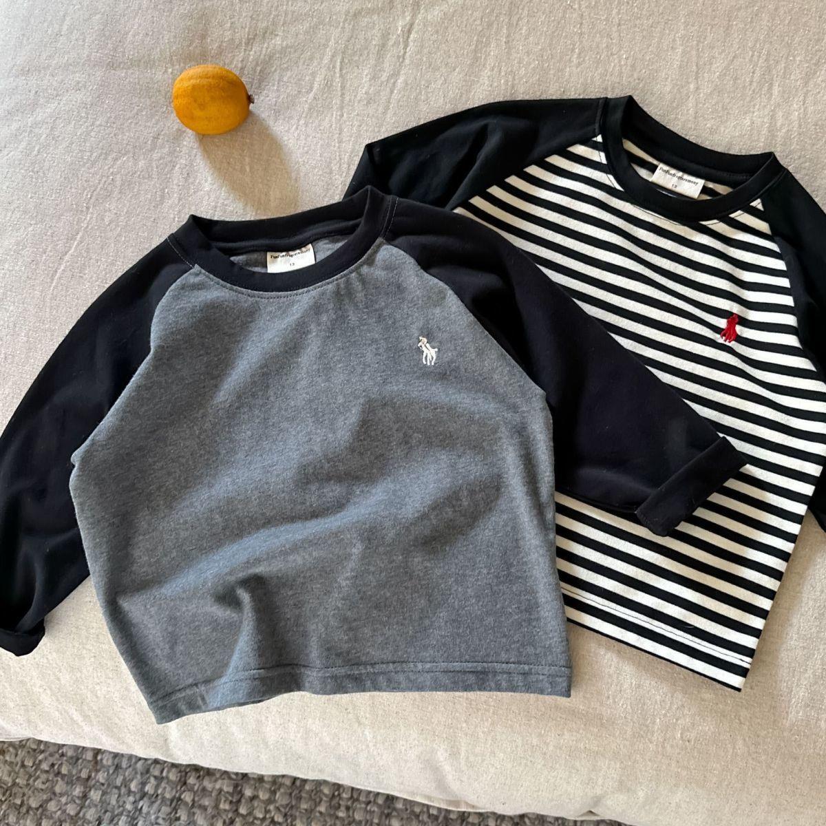 Cute Color Block Children's Bottoming Shirt In Grey With Warm Cotton Fabric And Raglan Sleeve, Featuring A Round Neck