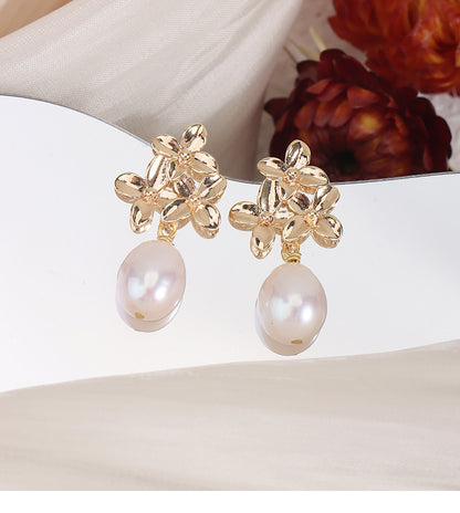 Simple Style Freshwater Pearl Earrings For Women Featuring Natural White 9-10mm Rice-Shaped Pearls