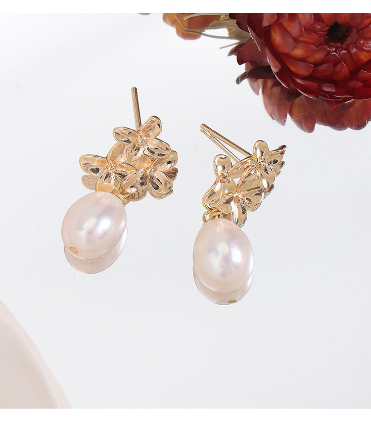 Simple Style Freshwater Pearl Earrings For Women Featuring Natural White 9-10mm Rice-Shaped Pearls