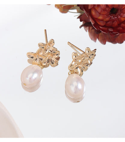 Simple Style Freshwater Pearl Earrings For Women Featuring Natural White 9-10mm Rice-Shaped Pearls