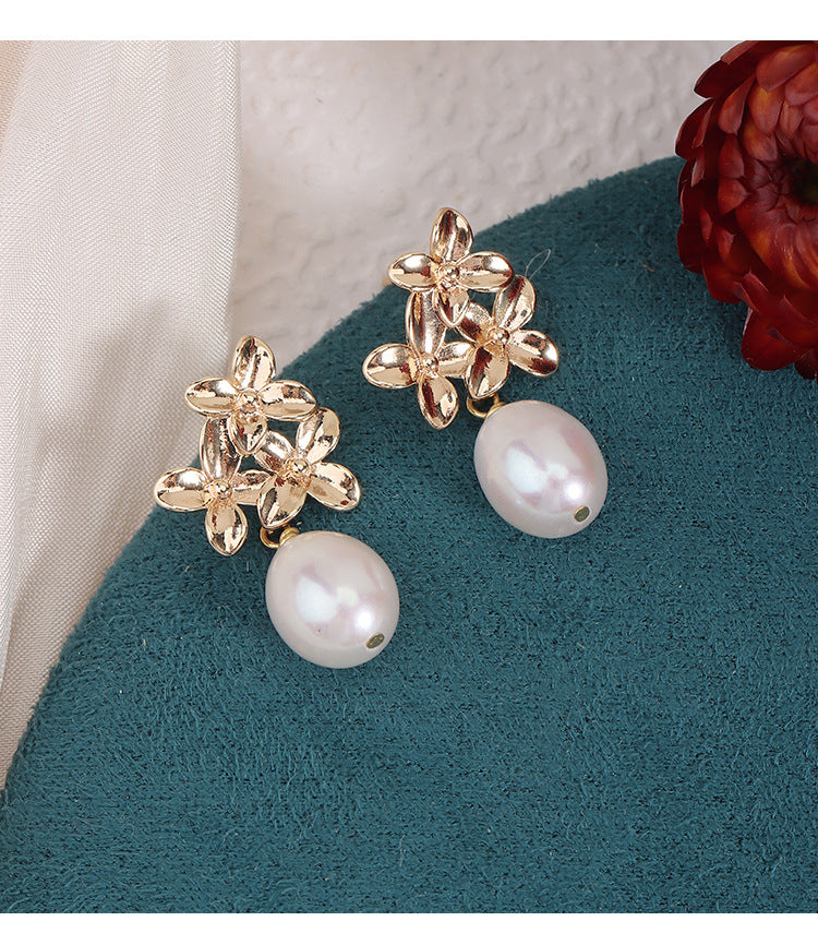 Simple Style Freshwater Pearl Earrings For Women Featuring Natural White 9-10mm Rice-Shaped Pearls
