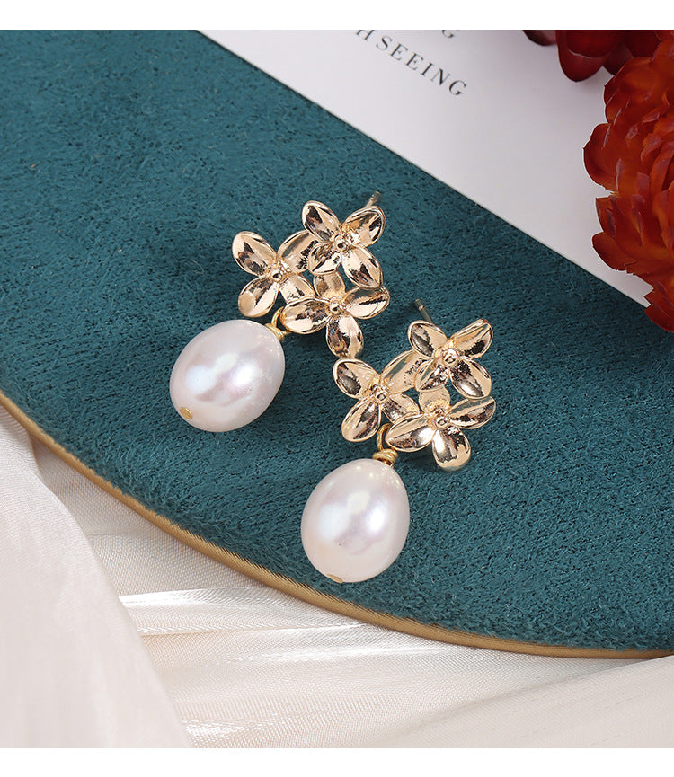 Simple Style Freshwater Pearl Earrings For Women Featuring Natural White 9-10mm Rice-Shaped Pearls