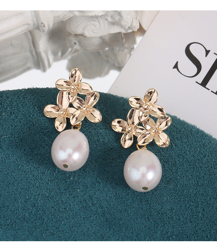 Simple Style Freshwater Pearl Earrings For Women Featuring Natural White 9-10mm Rice-Shaped Pearls