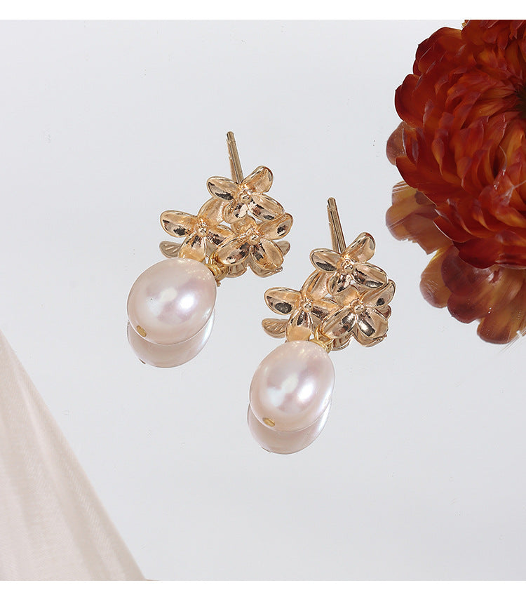 Simple Style Freshwater Pearl Earrings For Women Featuring Natural White 9-10mm Rice-Shaped Pearls