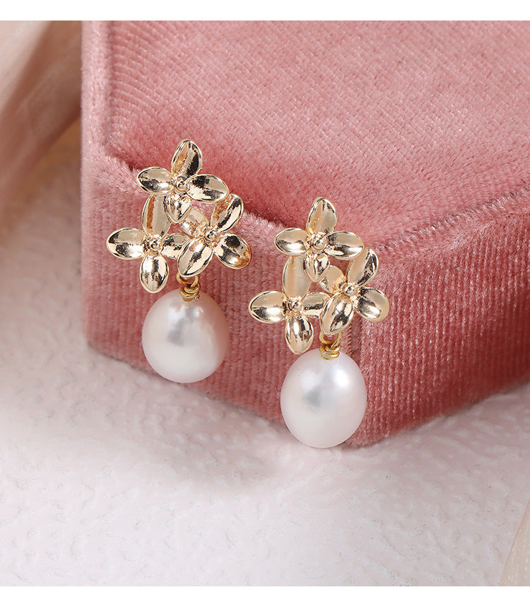Simple Style Freshwater Pearl Earrings For Women Featuring Natural White 9-10mm Rice-Shaped Pearls