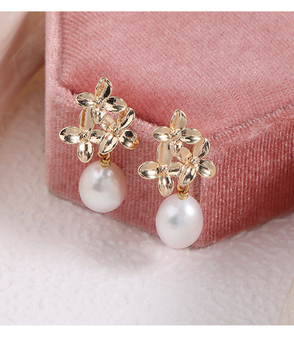 Simple Style Freshwater Pearl Earrings For Women Featuring Natural White 9-10mm Rice-Shaped Pearls