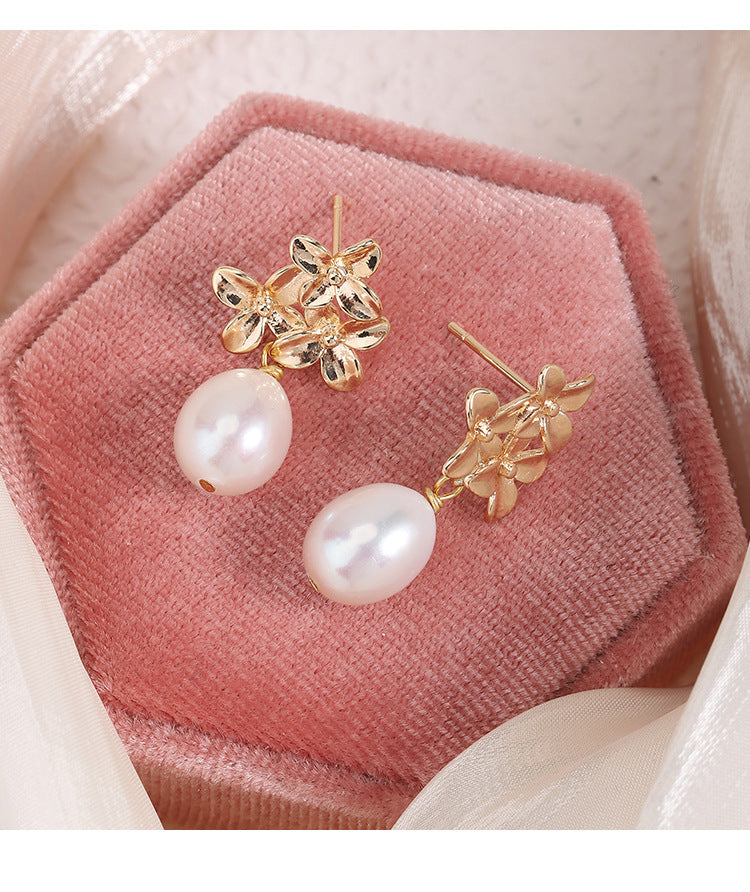 Simple Style Freshwater Pearl Earrings For Women Featuring Natural White 9-10mm Rice-Shaped Pearls