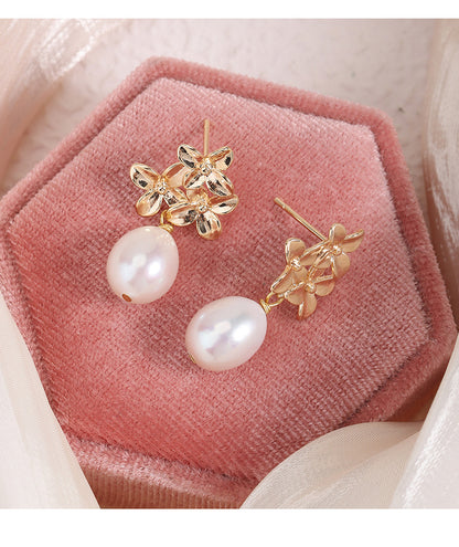 Simple Style Freshwater Pearl Earrings For Women Featuring Natural White 9-10mm Rice-Shaped Pearls