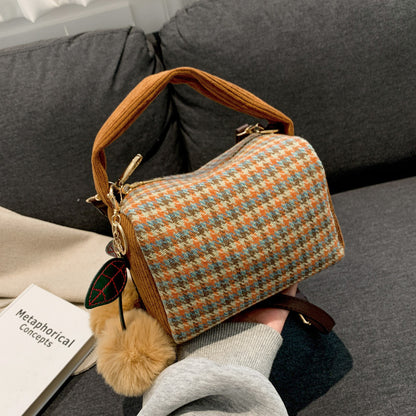 Women’s Houndstooth Woolen Pillow Shape Bag With Sewing Thread Detail And Single Shoulder Strap