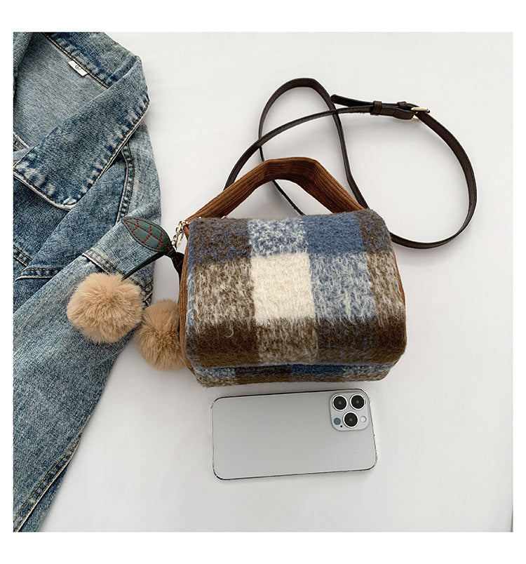 Women’s Houndstooth Woolen Pillow Shape Bag With Sewing Thread Detail And Single Shoulder Strap