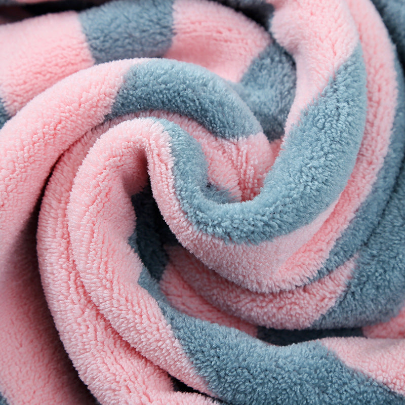 Soft And Absorbent Towels For Home Use, Ideal For Bath And Beach